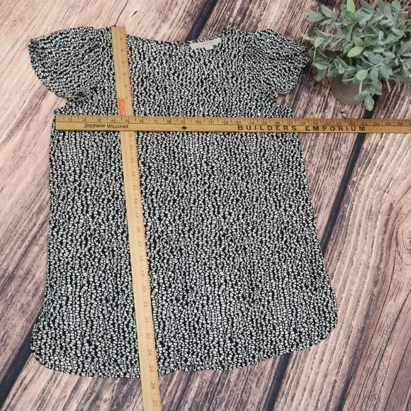 Ann Taylor LOFT Women's Short Cap Sleeve Black & White Print Top Size XS - Picture 10 of 10